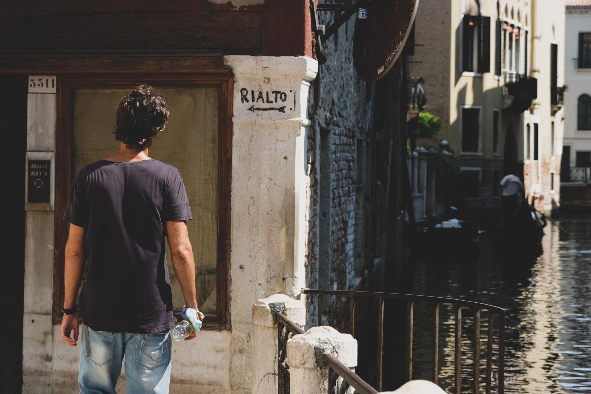 mercato di rialto a venezia (Sarah Mutter on Unsplash)