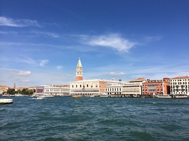 foto panoramica di venezia - https://pixabay.com/it/photos/venezia-palazzo-ducale-canale-1607194/