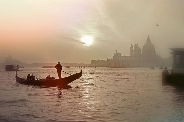 consigli su cosa fare a venezia a febbraio - https://pixabay.com/it/photos/venezia-italia-gondola-laguna-1035632/