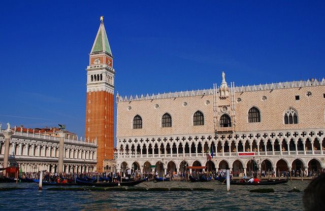 palazzo ducale venezia cosa vedere - https://pixabay.com/it/photos/piazza-san-marco-piazzetta-san-marco-470582/