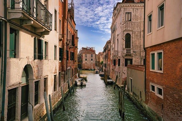 cosa si mangia a pasqua in veneto - https://pixabay.com/it/photos/venezia-italia-canale-architettura-7587071/