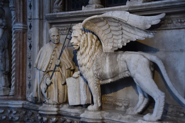 leggenda del bocolo venezia - https://unsplash.com/photos/w2yjga-sCsA